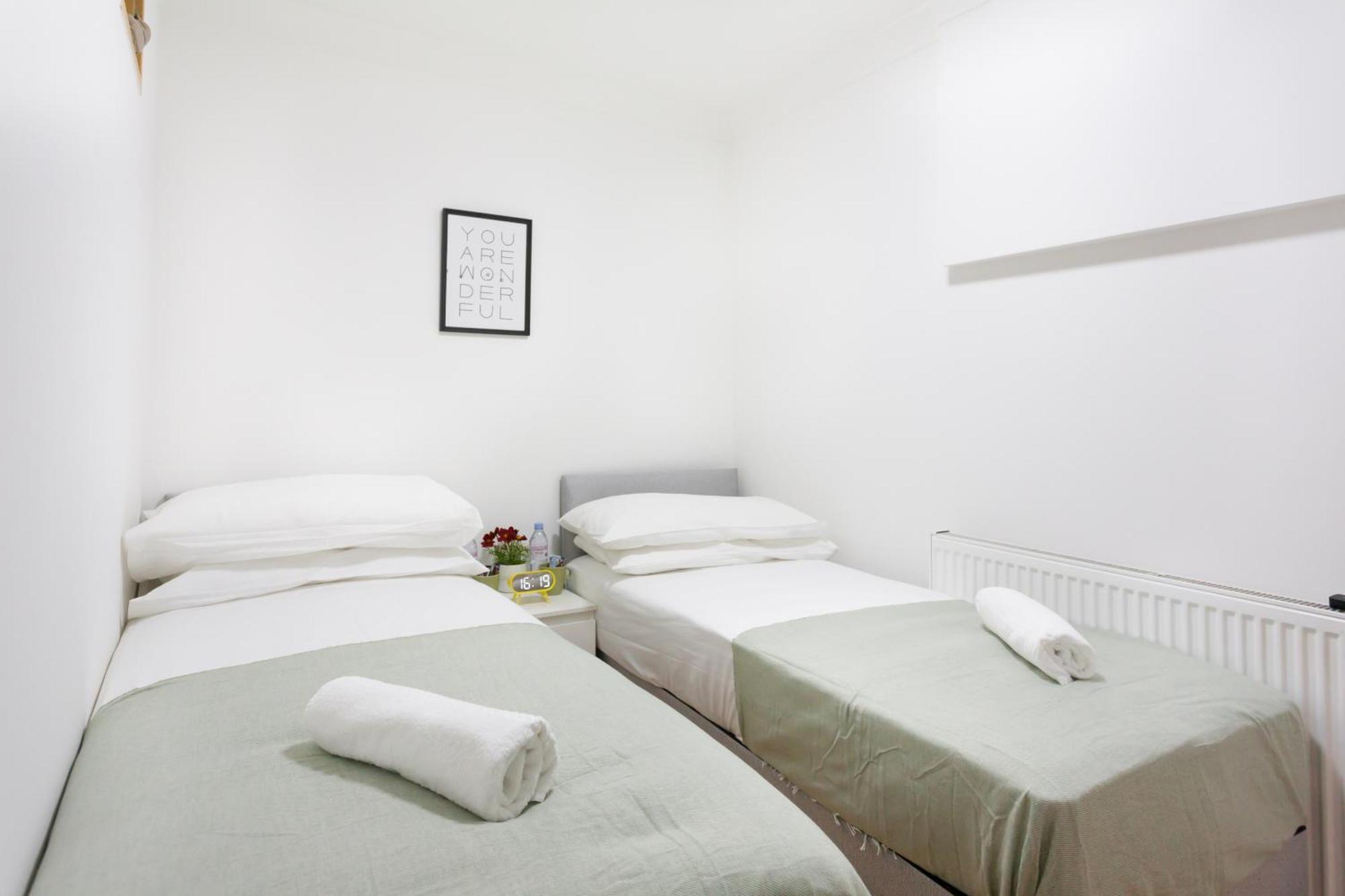 Eurostar Budget Rooms - Next To Kings Cross & Eurostar Train Station London Exterior foto